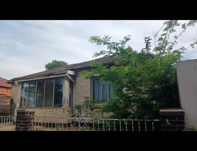 3 BEDROOM HOUSE FOR SALE IN MONDEOR